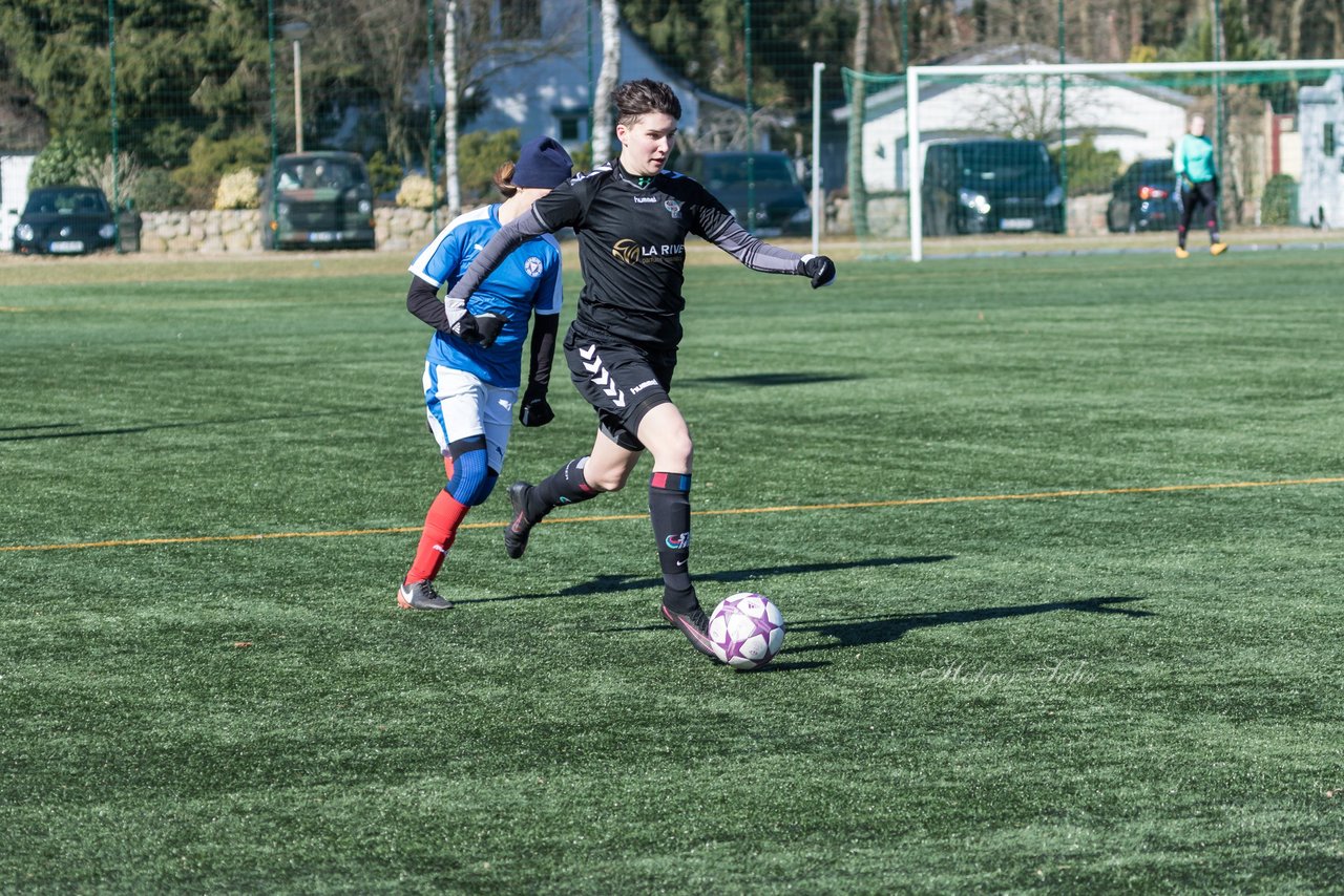 Bild 152 - B-Juniorinnen Halbfinale SVHU - Holstein Kiel : Ergebnis: 3:0